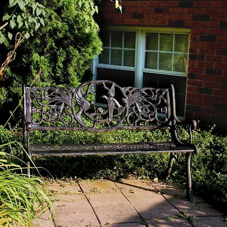 A Li'L Bit Of Eden Bed & Breakfast Niagara-on-the-Lake Exterior photo